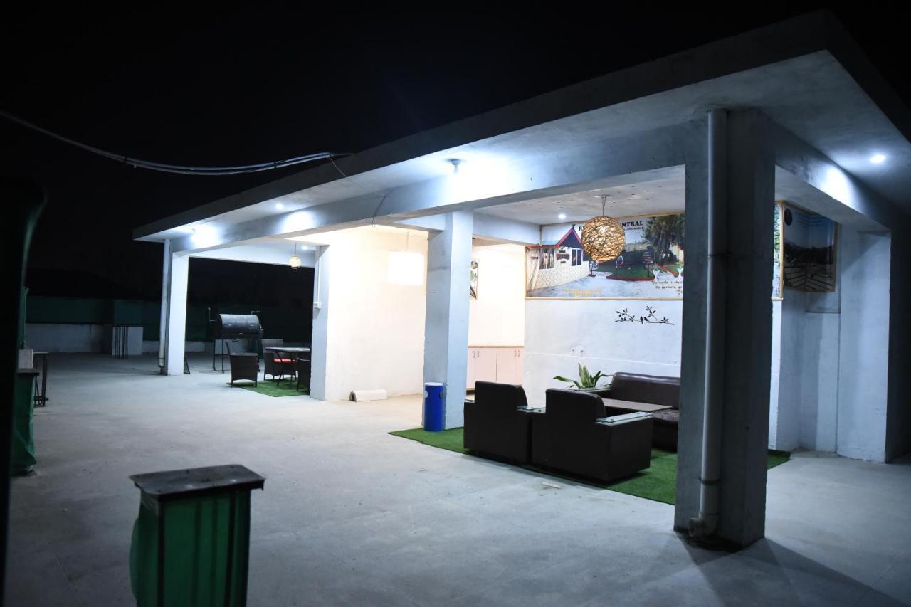 Republika Urban Daire Abbottabad Dış mekan fotoğraf